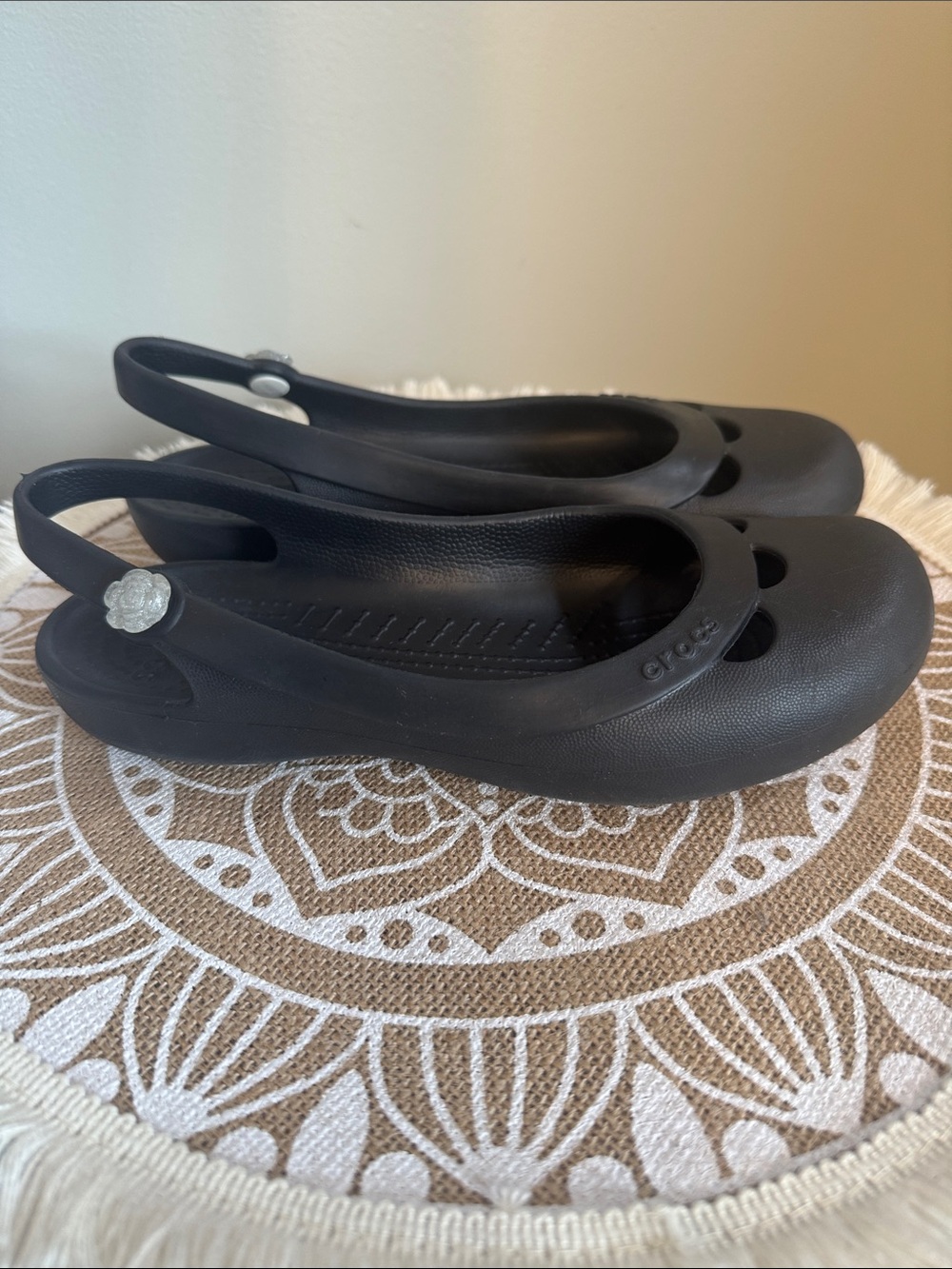 CROCS Slingback Ballet Flats with Flower Accent BLACK Size 6